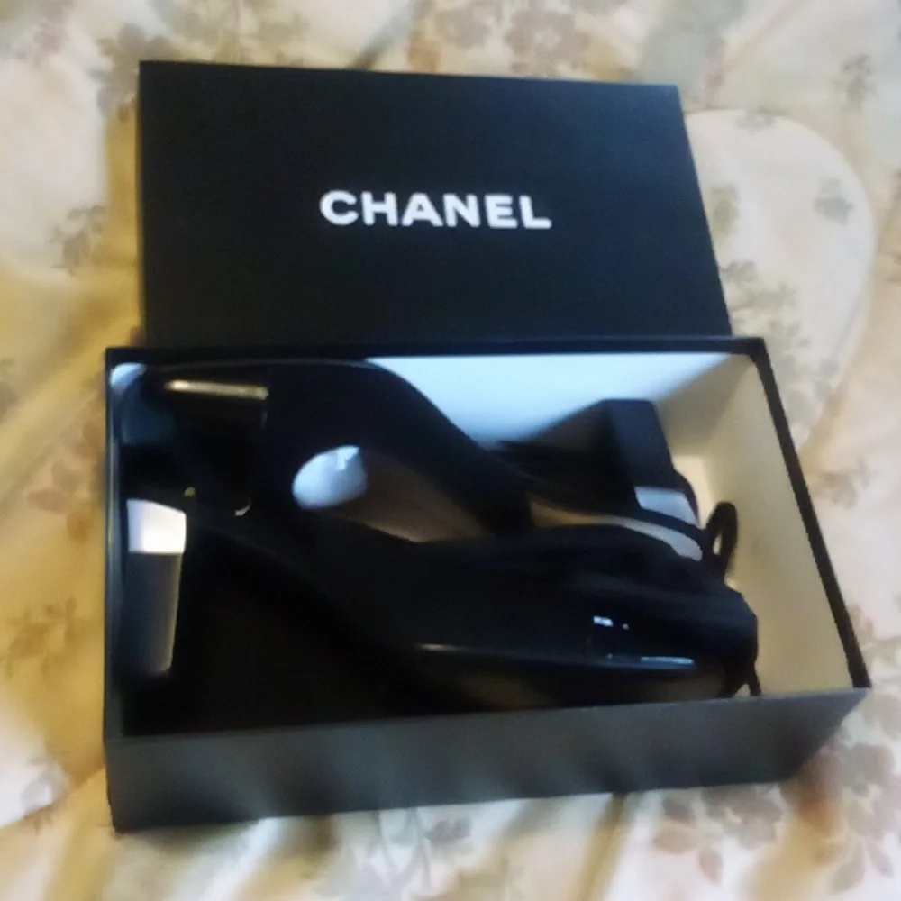Chanel Cambon sling back shoes 37.5 = 7.5 USA black w/ blk patent toe - Picture 3 of 16